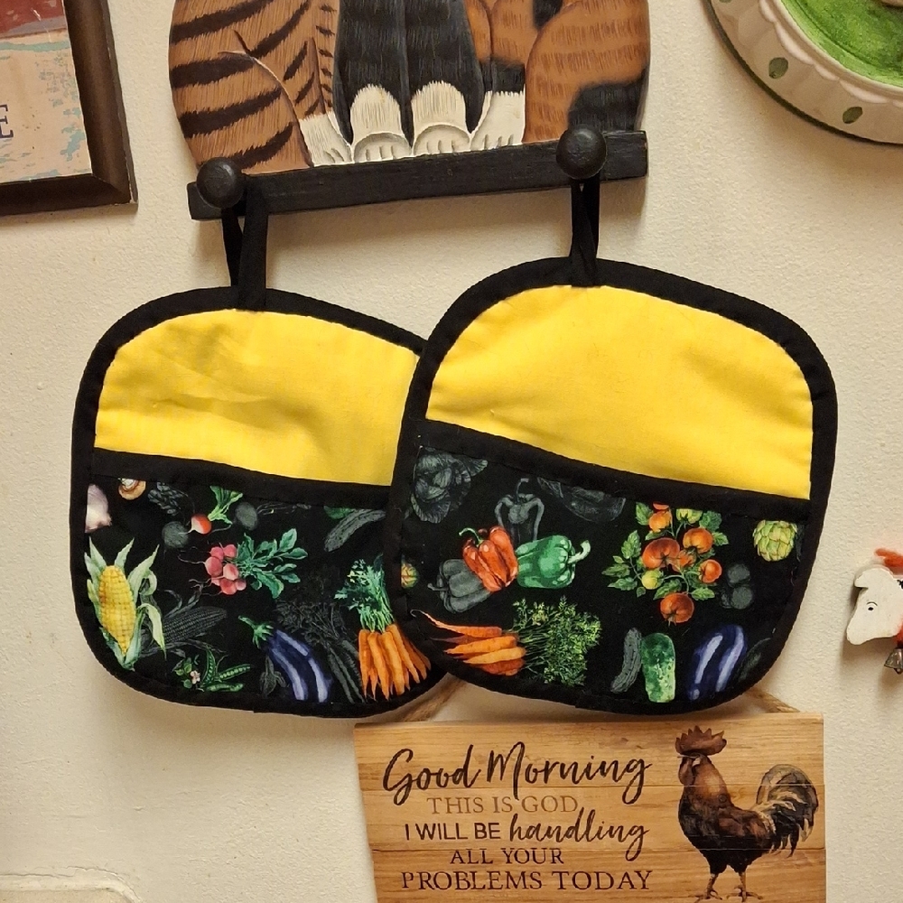 Yellow and Black Vegetable Print Pot Holders